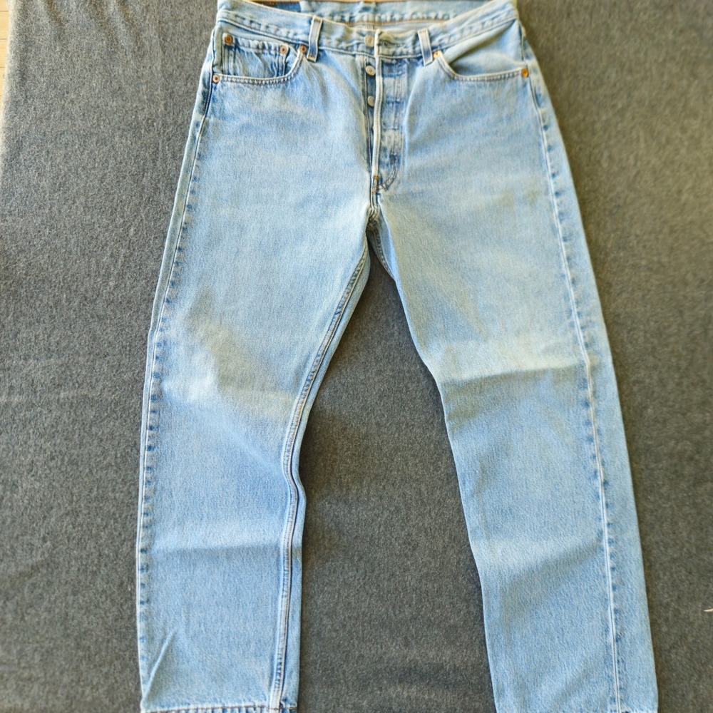 Vintage Levi's 501 Jeans Button Fly April 1999 Faded 33x29 act 31x29 Lt Wash